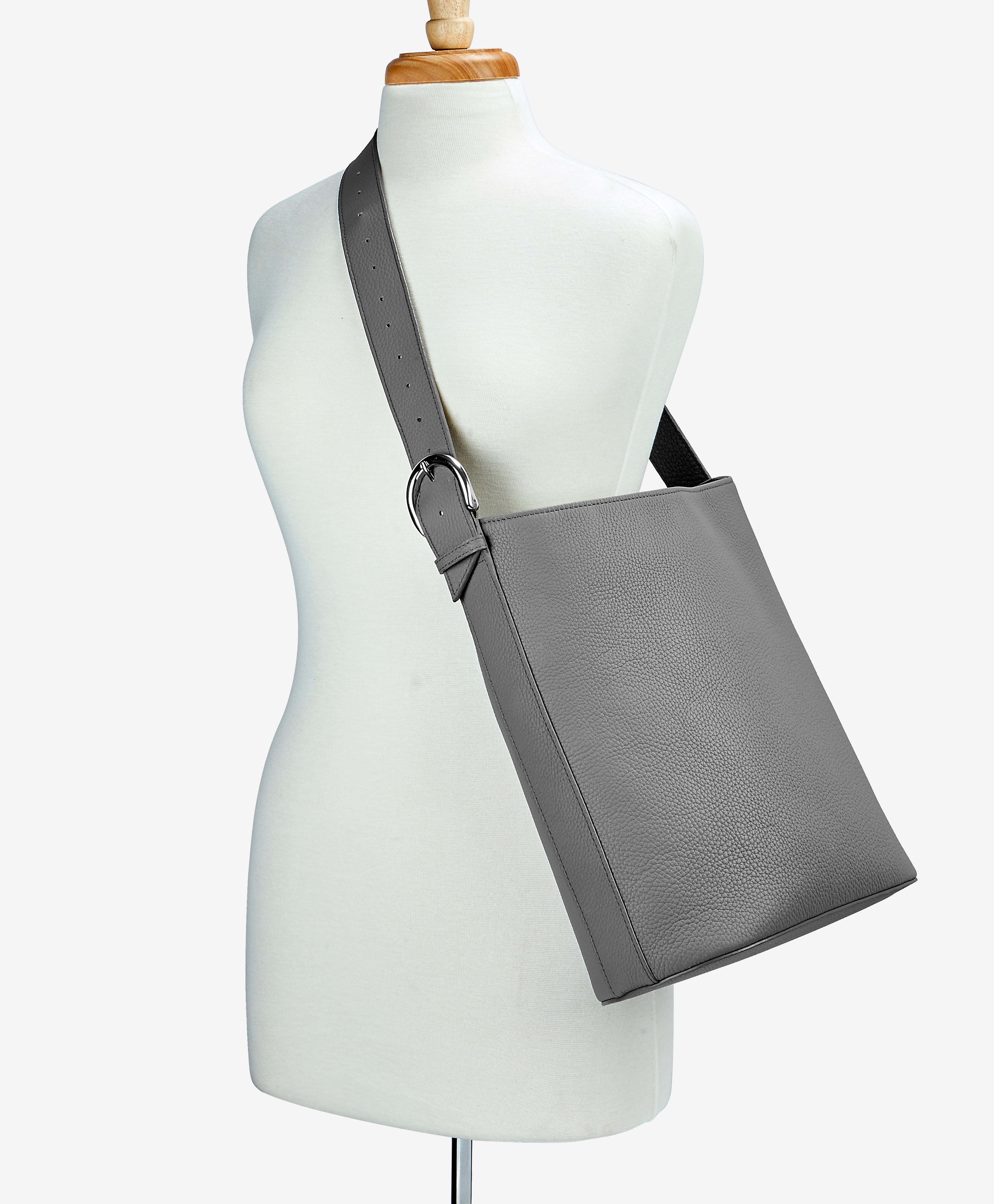 Ballad Studio Bucket Bag