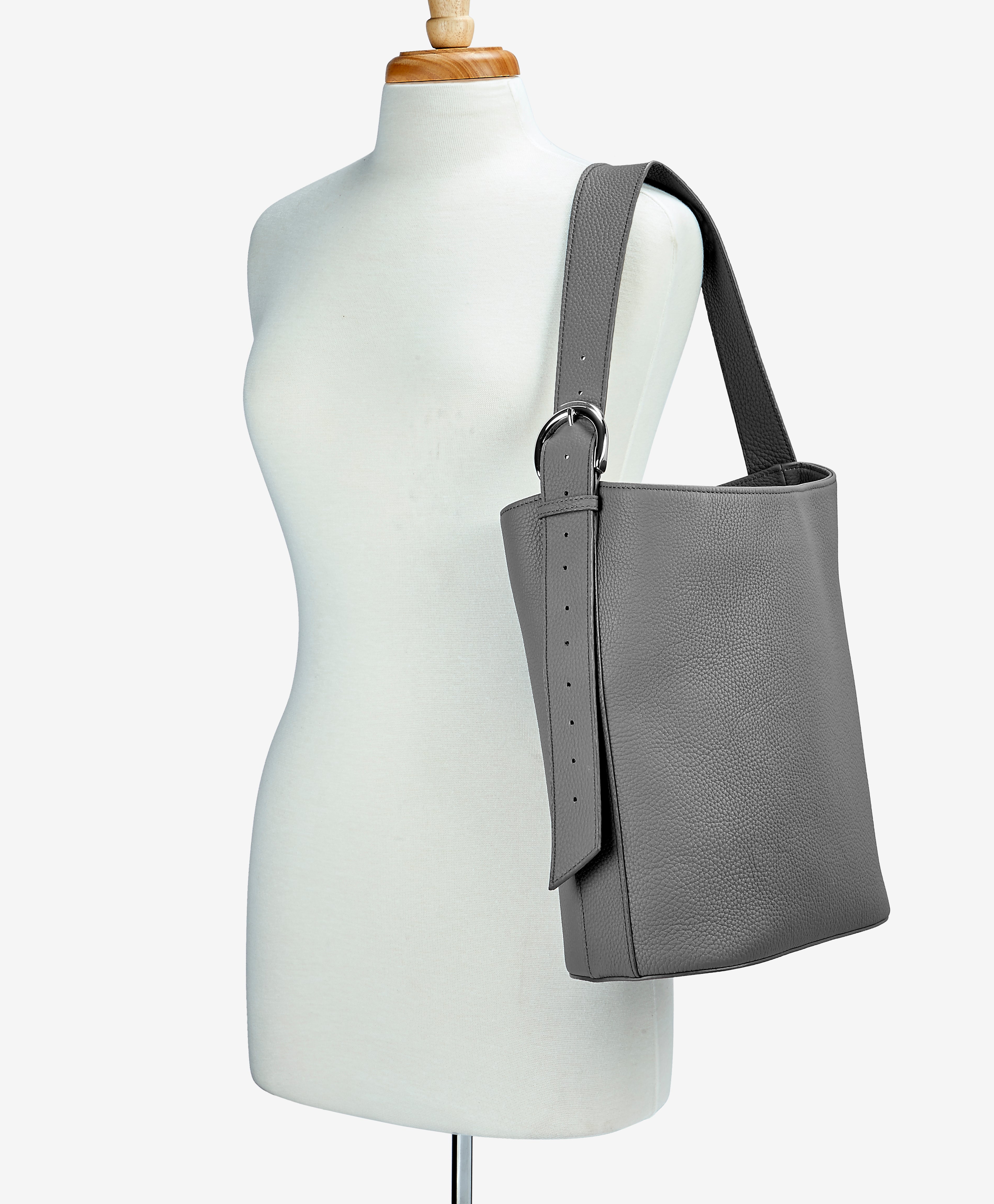 Ballad Studio Bucket Bag