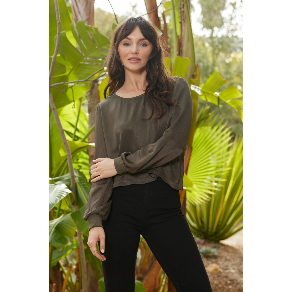 Rise Edge Top