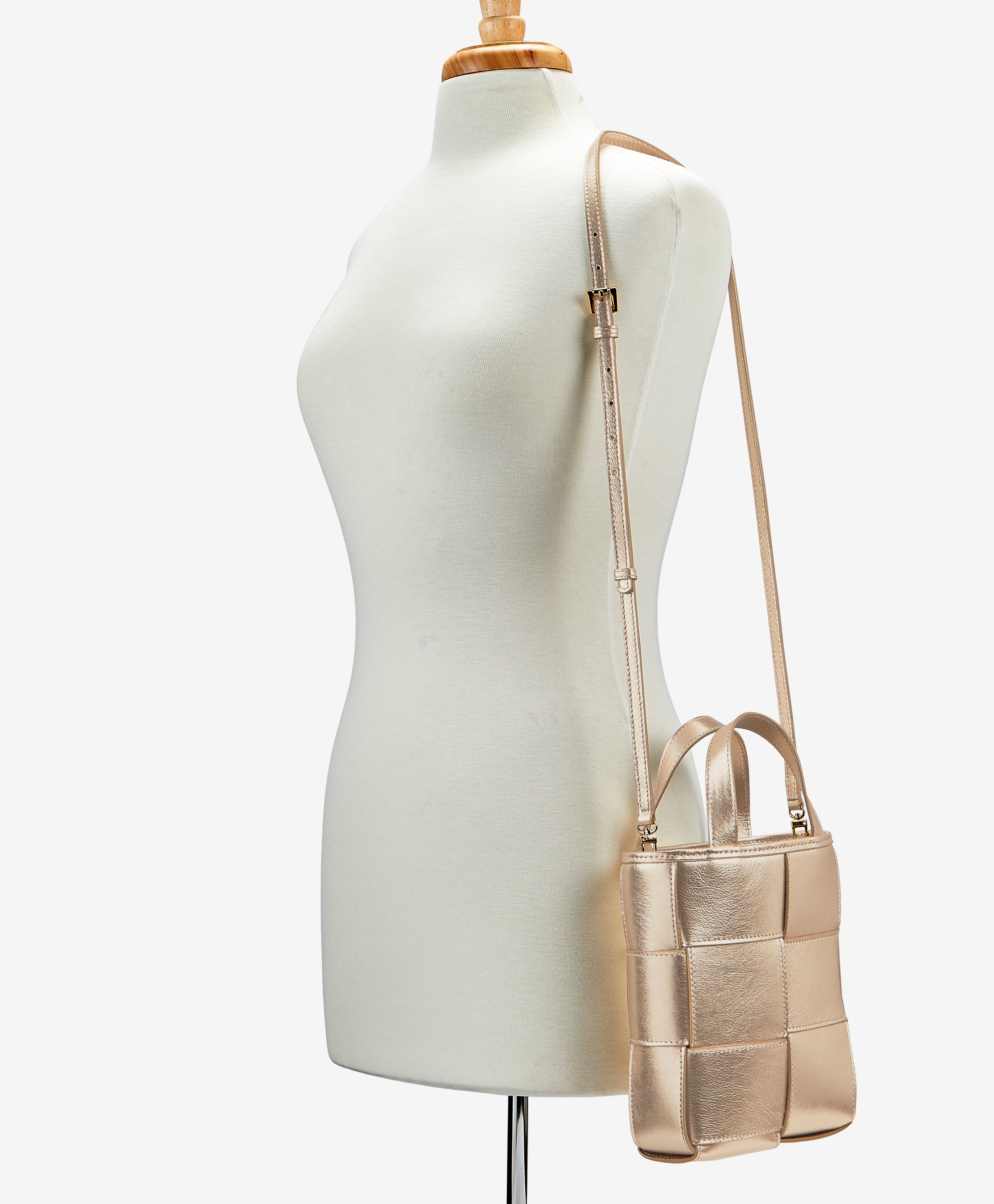 Chic Fitted Mini Shopper