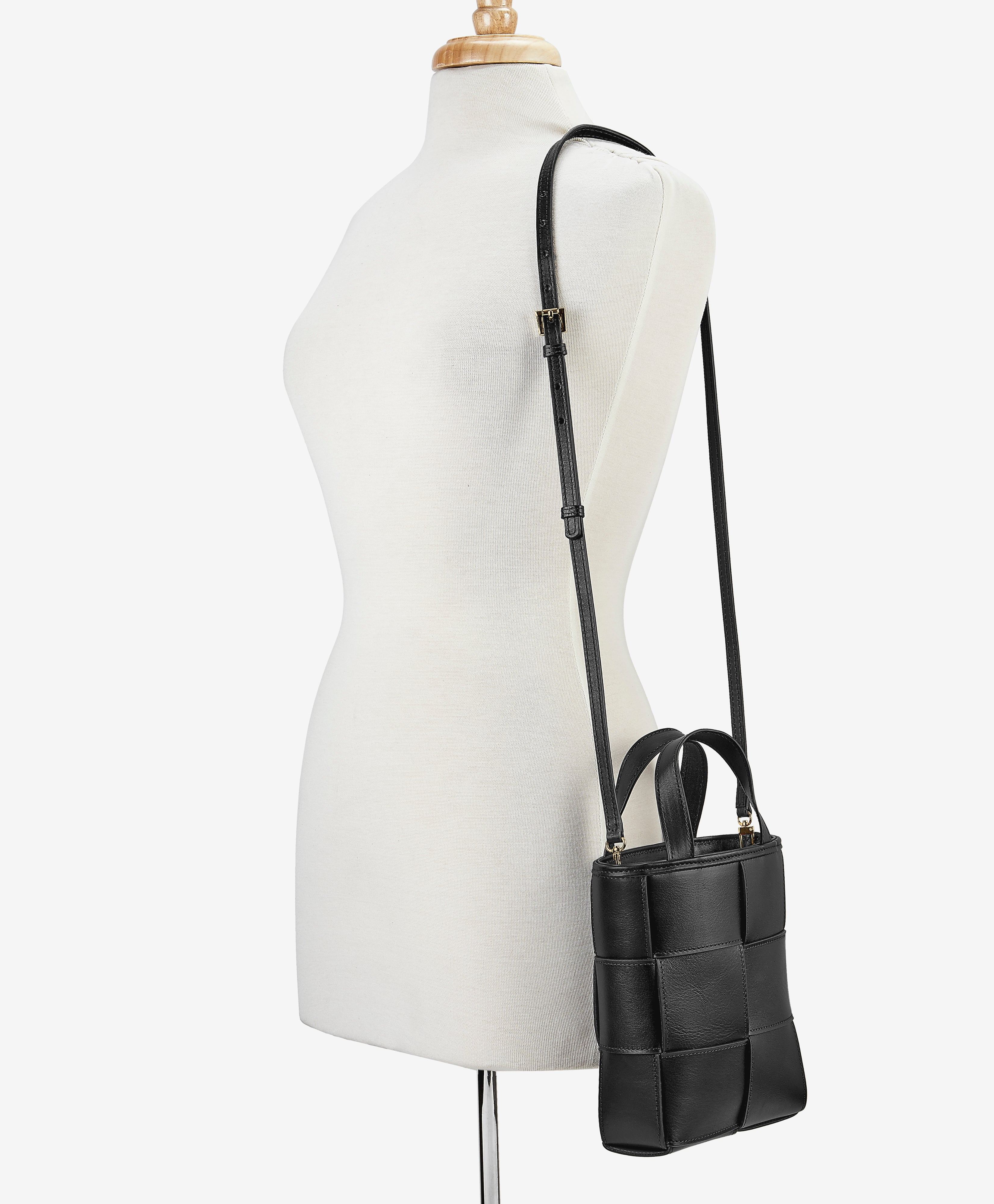 Chic Fitted Mini Shopper