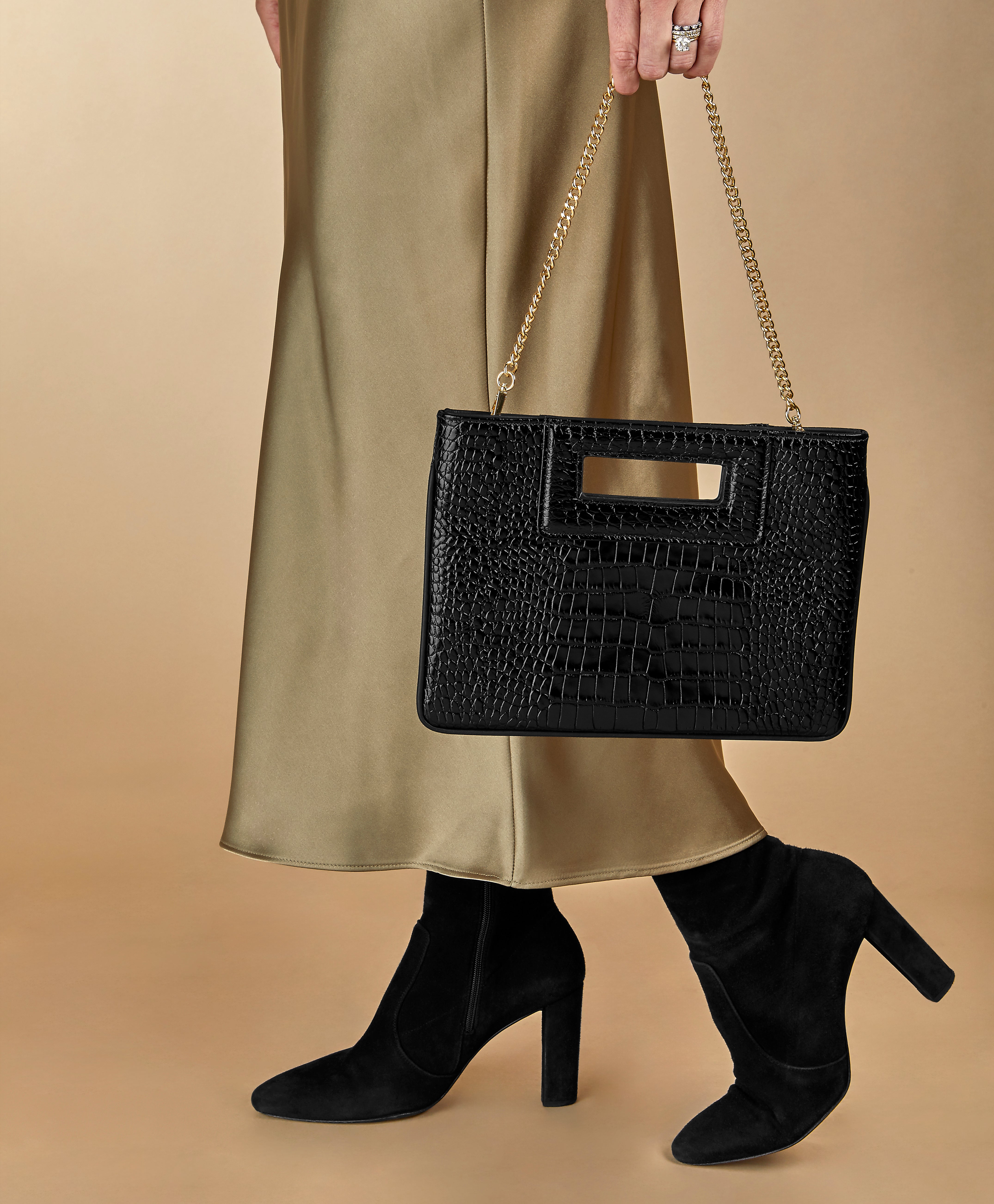 Visible Avenue Clutch