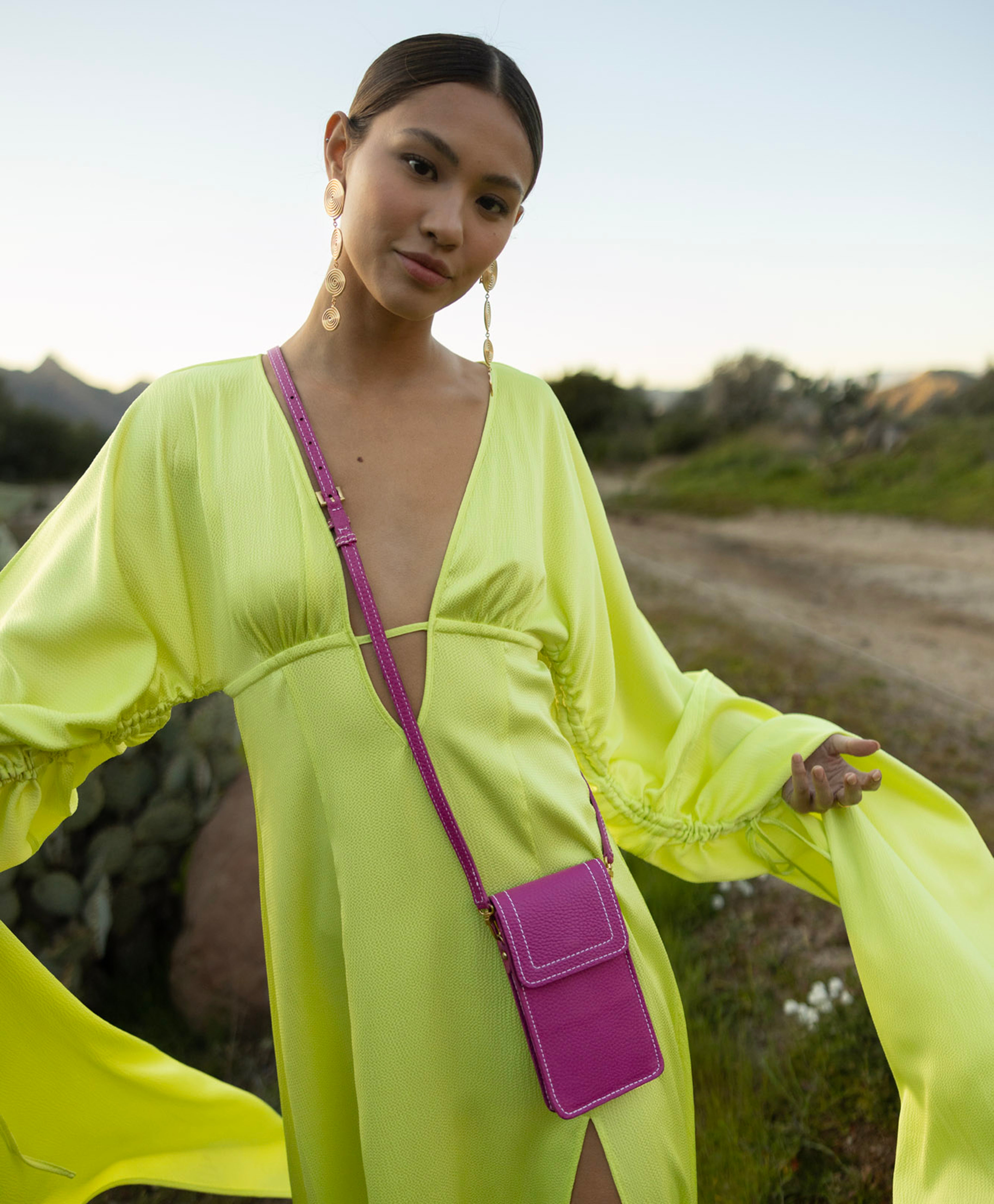 Junto Grace Phone Crossbody