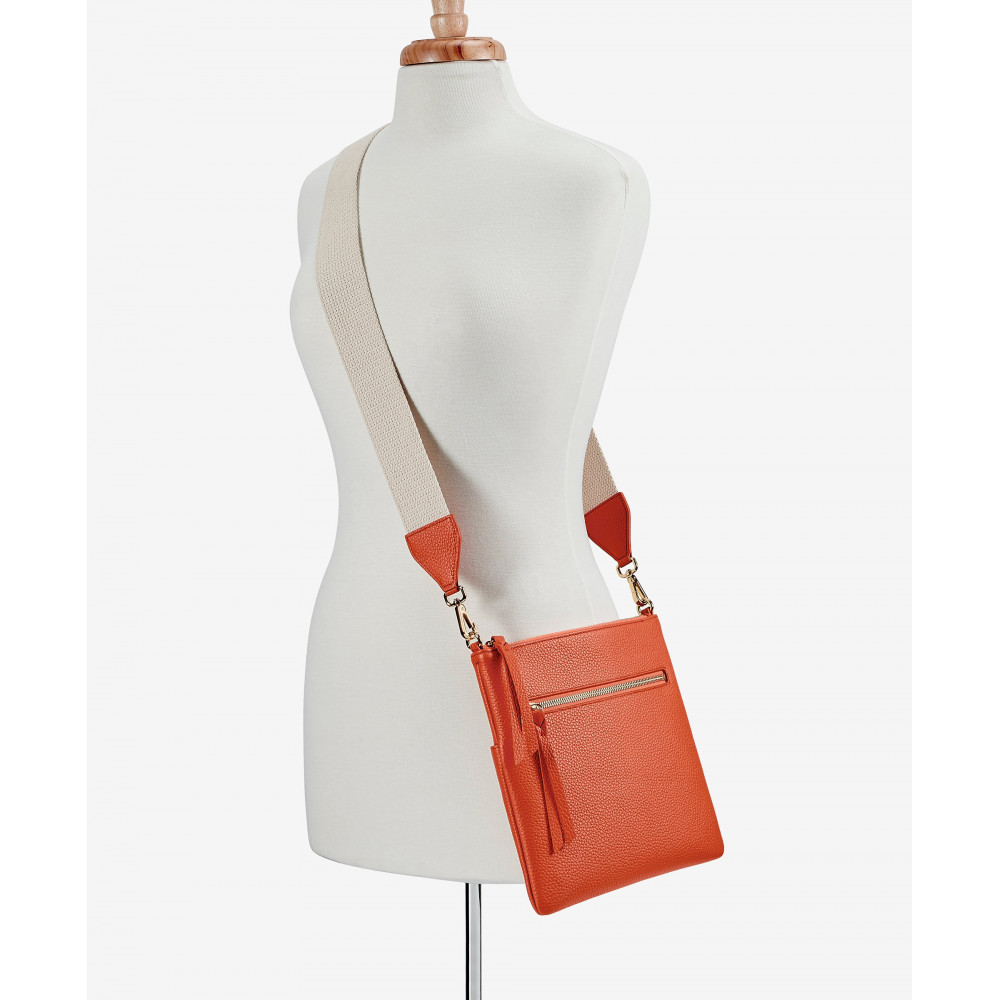 Lucente Messenger Bag
