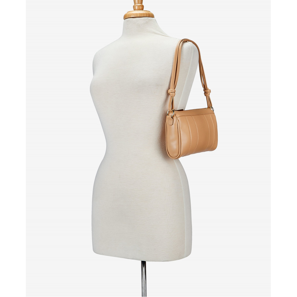 Majestad Brise Shoulder Bag