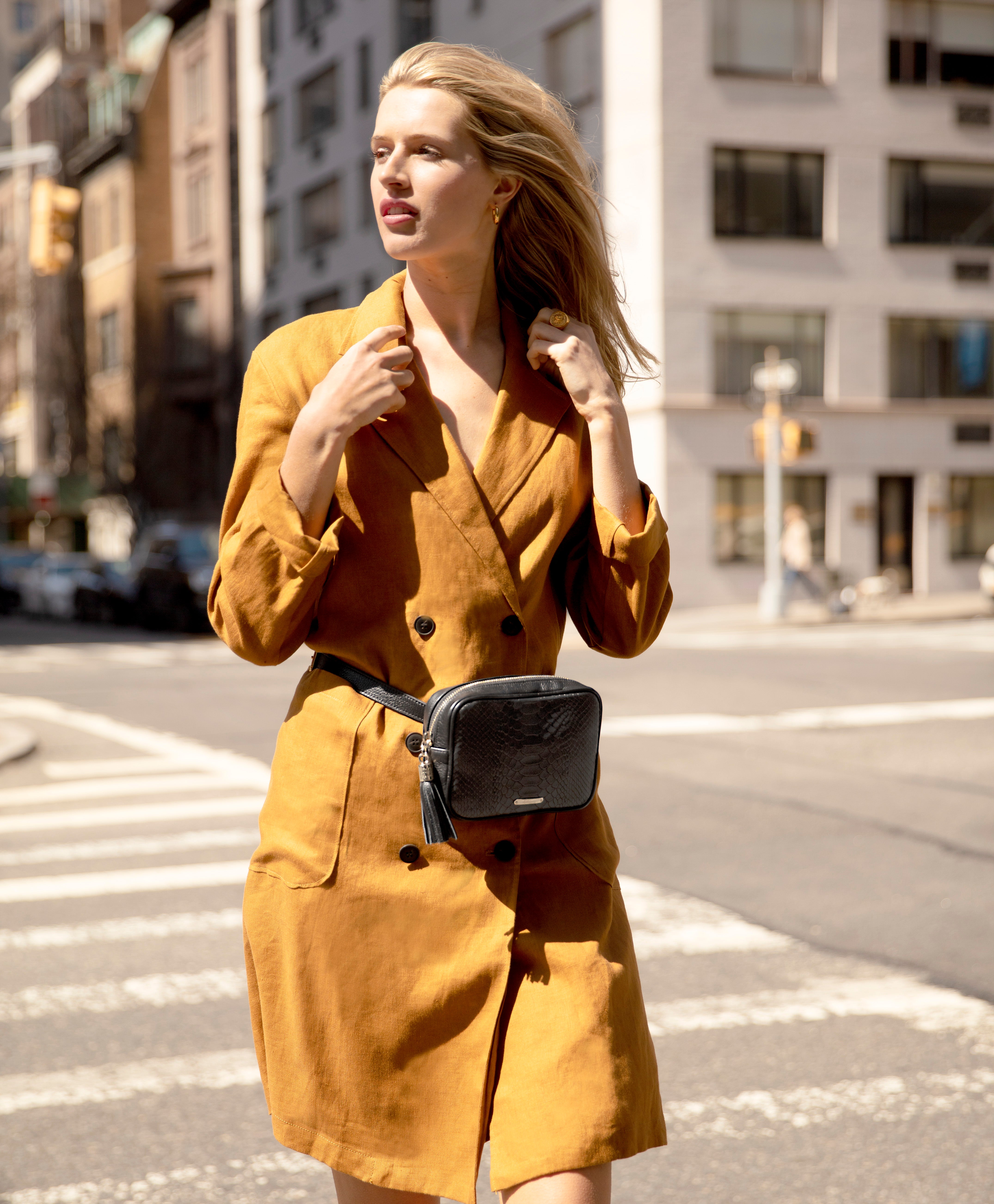 Incompleto Regal Belt Bag