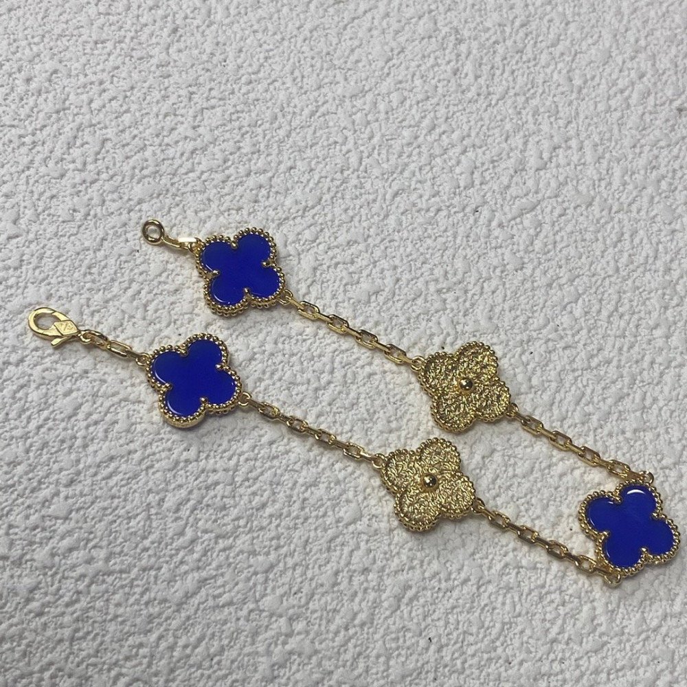 Four Leaf Clover Light Blue Semi Diamond Series