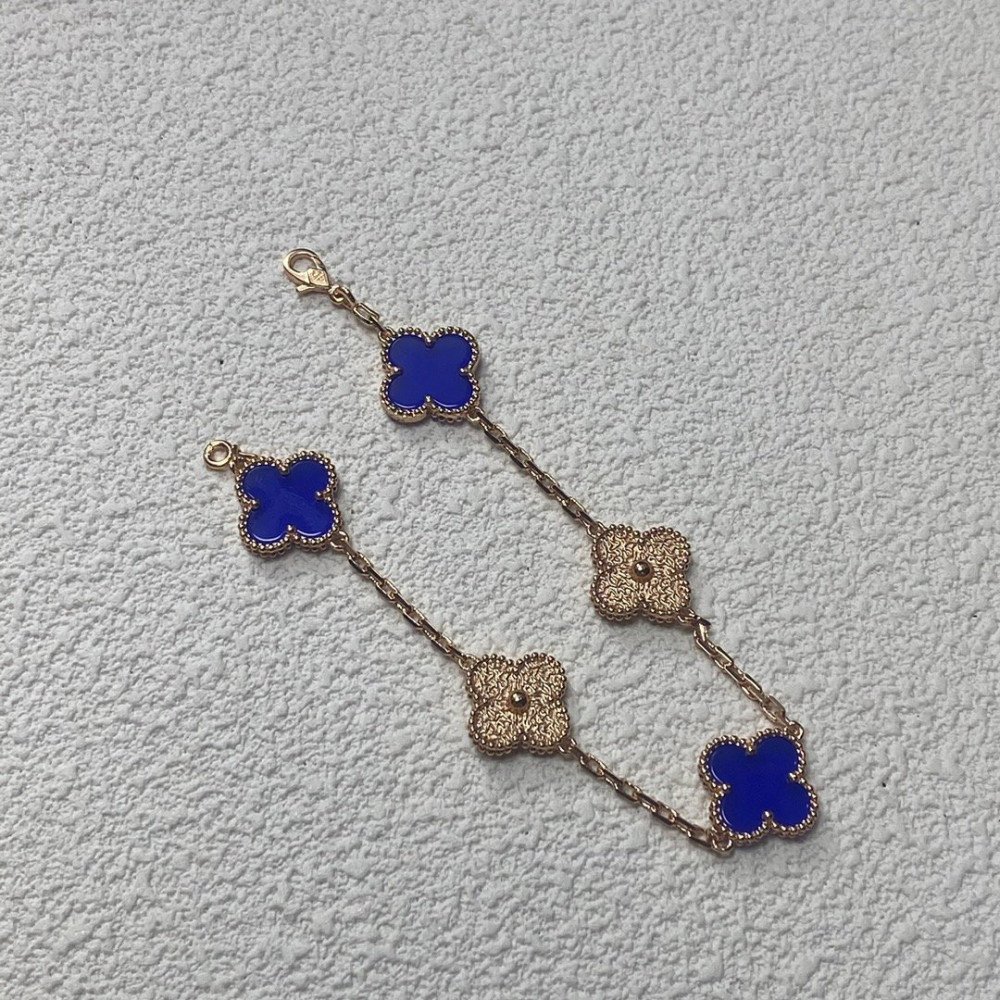 Four Leaf Clover Light Blue Semi Diamond Series