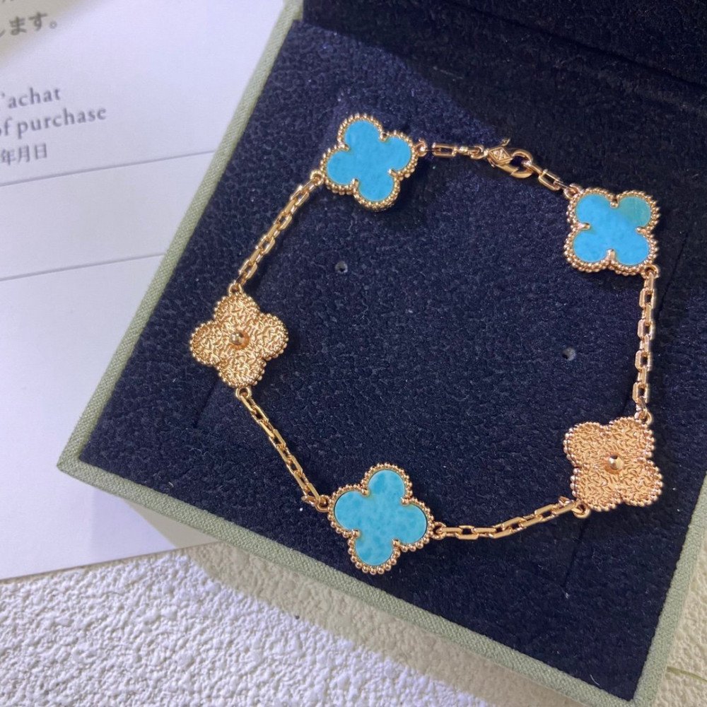 Four Leaf Clover Sky Blue Half Diamond Series