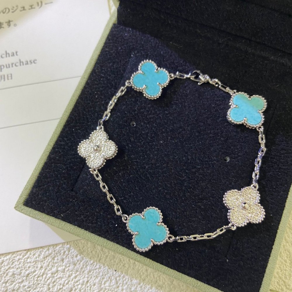 Four Leaf Clover Sky Blue Half Diamond Series