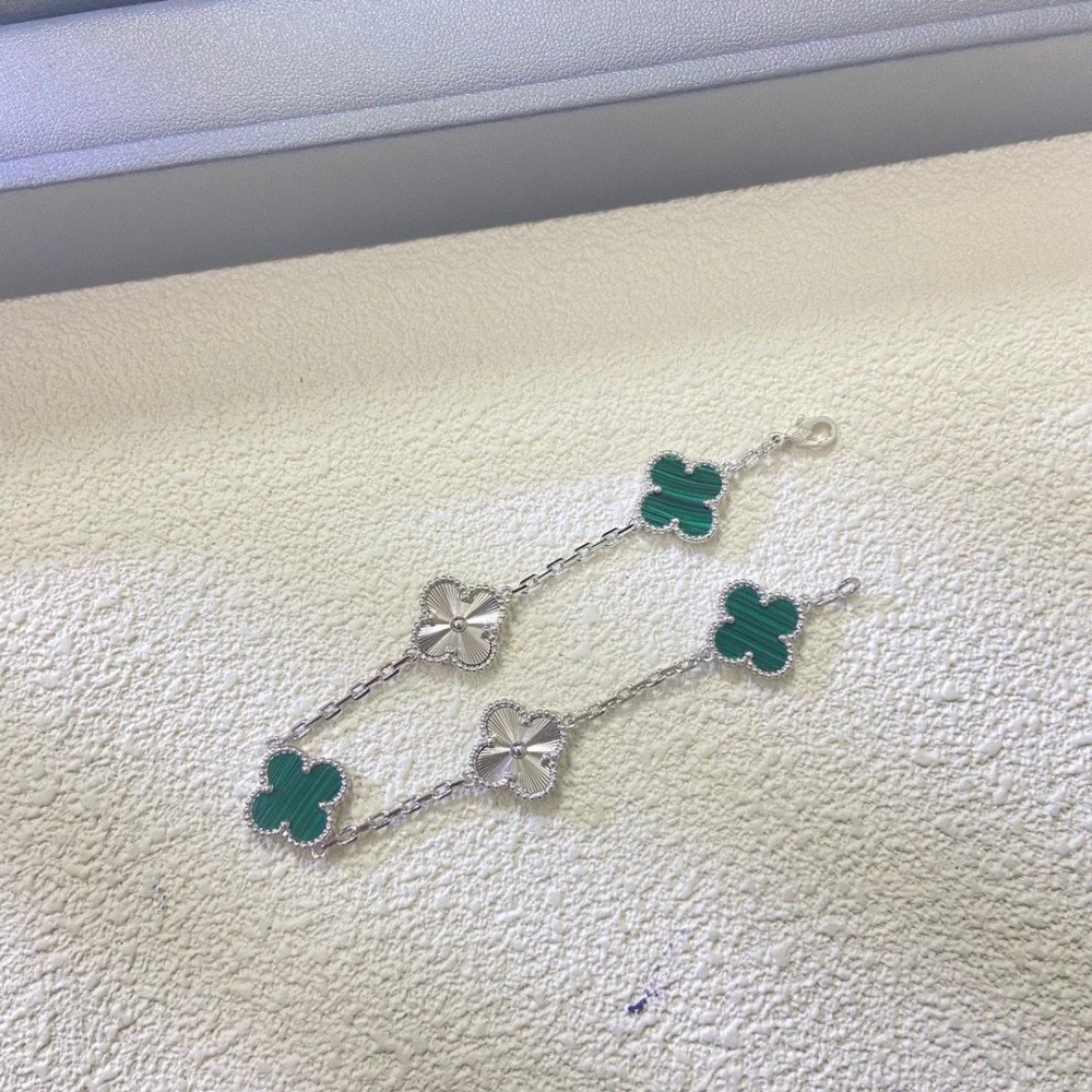 Four Leaf Clover Peacock Green Series