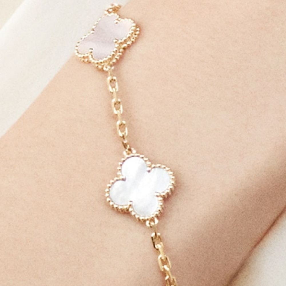 Clover Vintage Alhambra Bracelet Clover Vintage Alhambra Bracelet