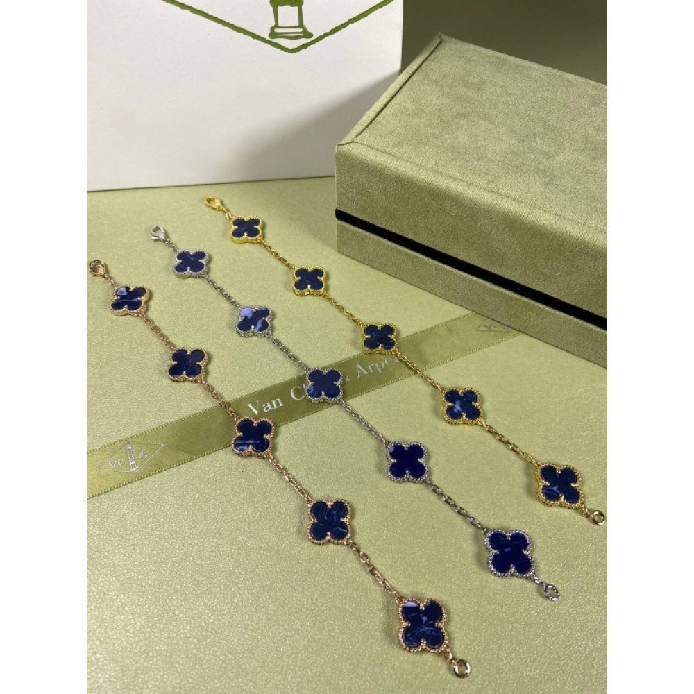 Clover With 5 Flowers-Peter Blue