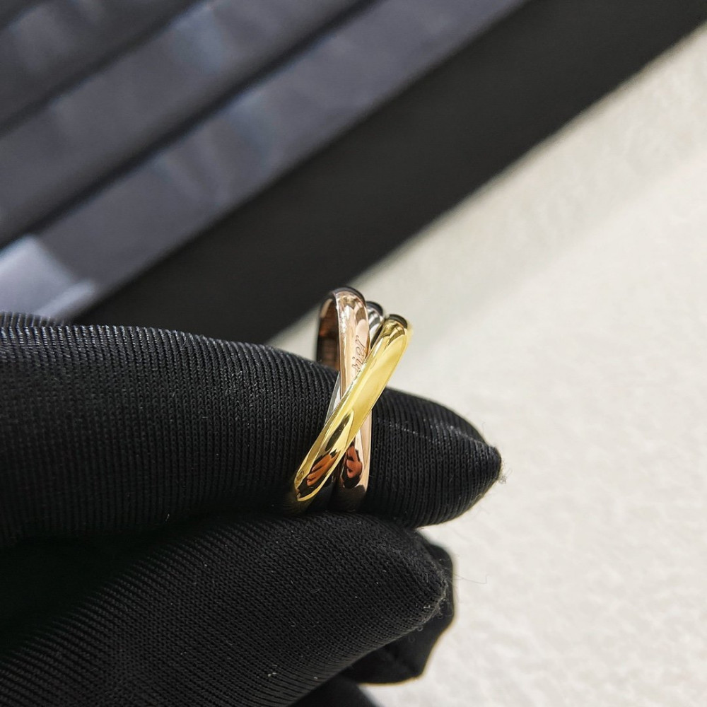 Cartier Ring, 3 Square Loops