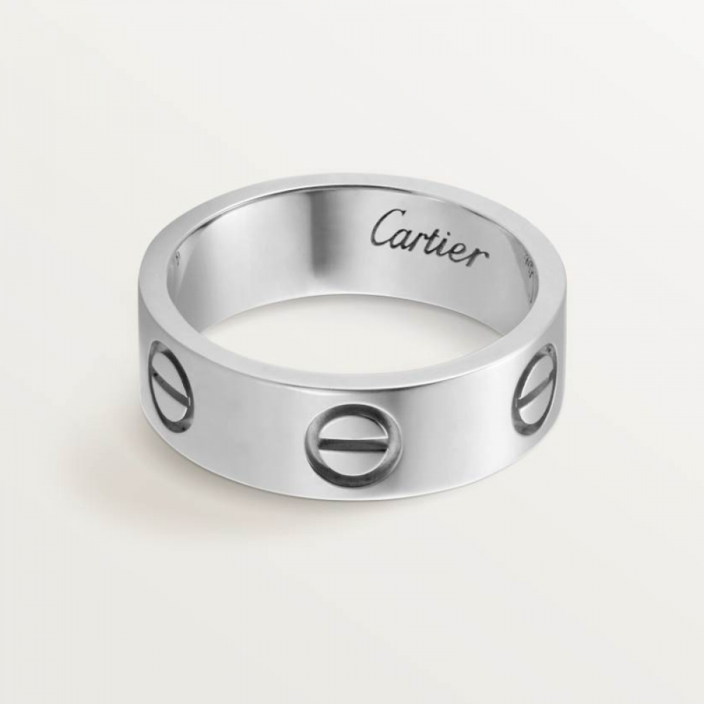 Cartier Love Ring Classic Style Cartier Love Ring Classic Style