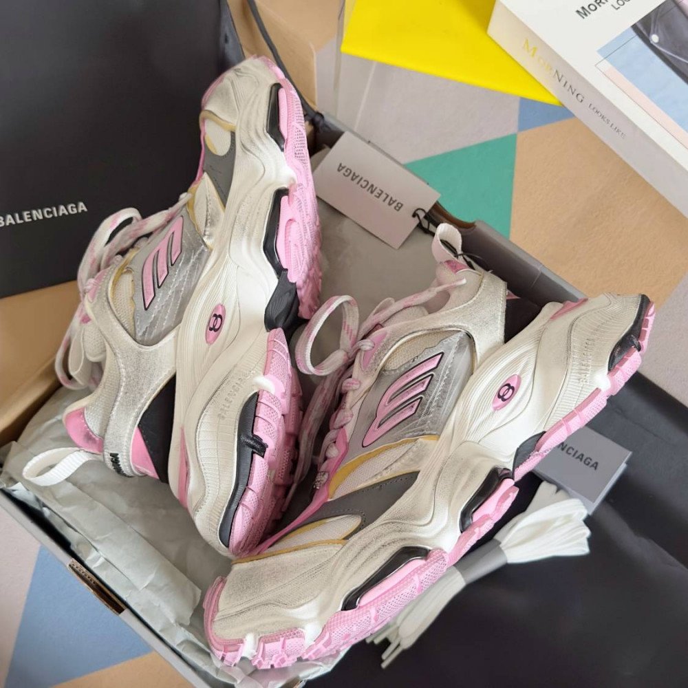 Balenciaga Cargo