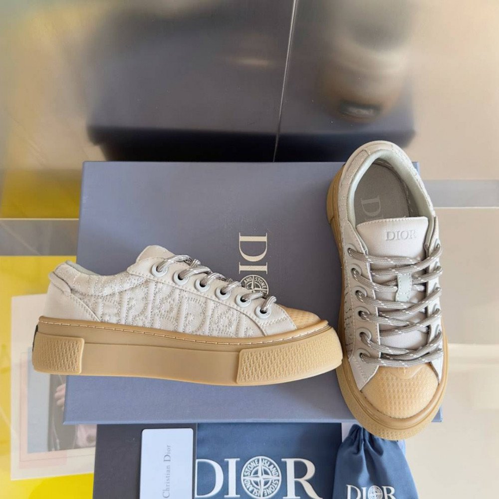 Dior B33
