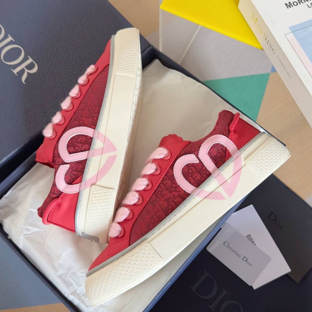 Dior B33
