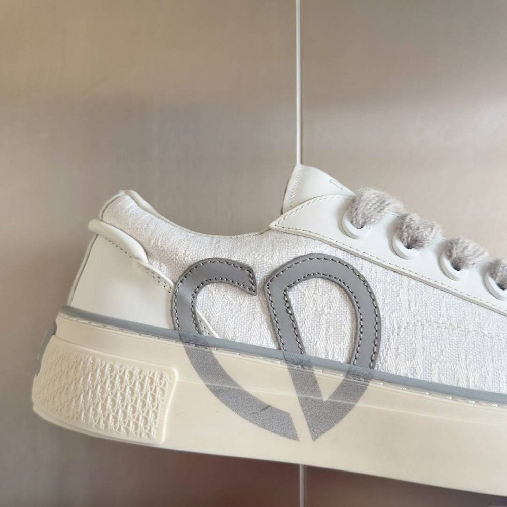 Dior B33