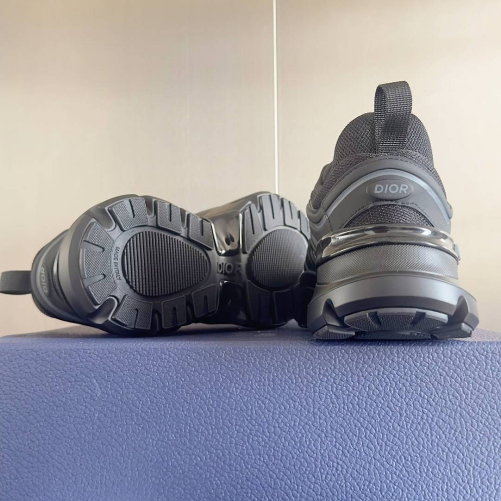 DIOR B44