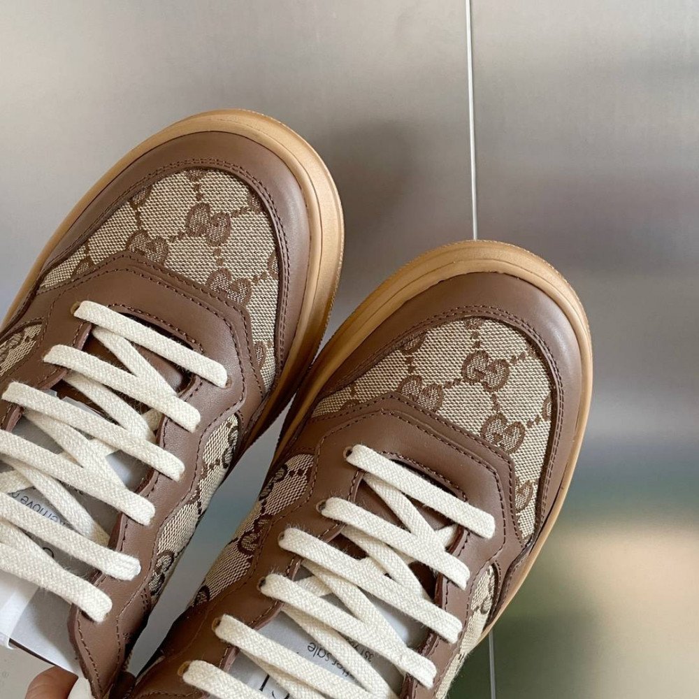 Gucci Chunky B-5