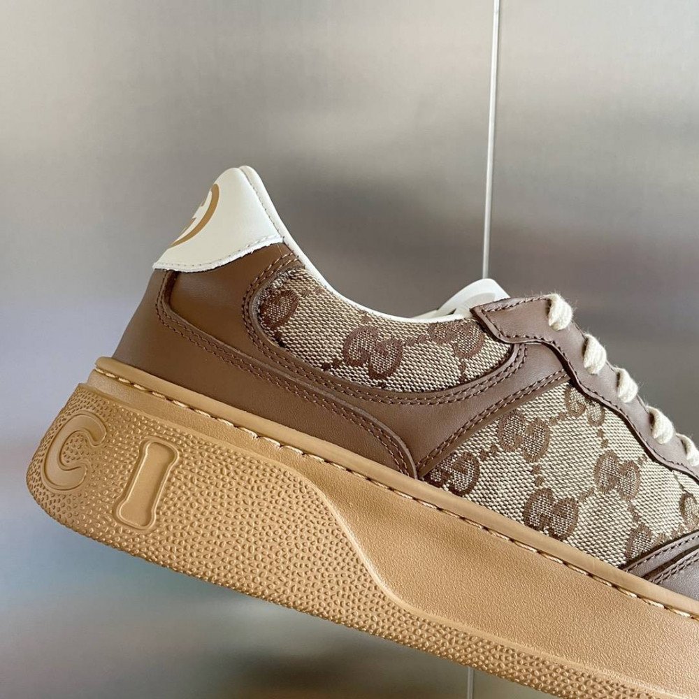 Gucci Chunky B-5