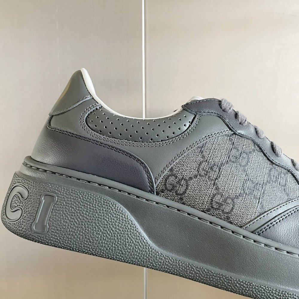 Gucci Chunky B-21