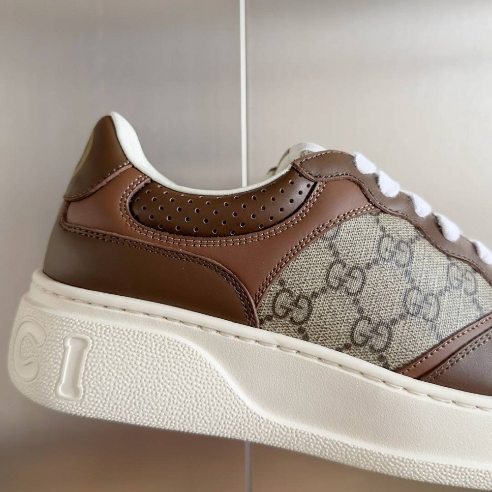 Gucci Chunky B-25