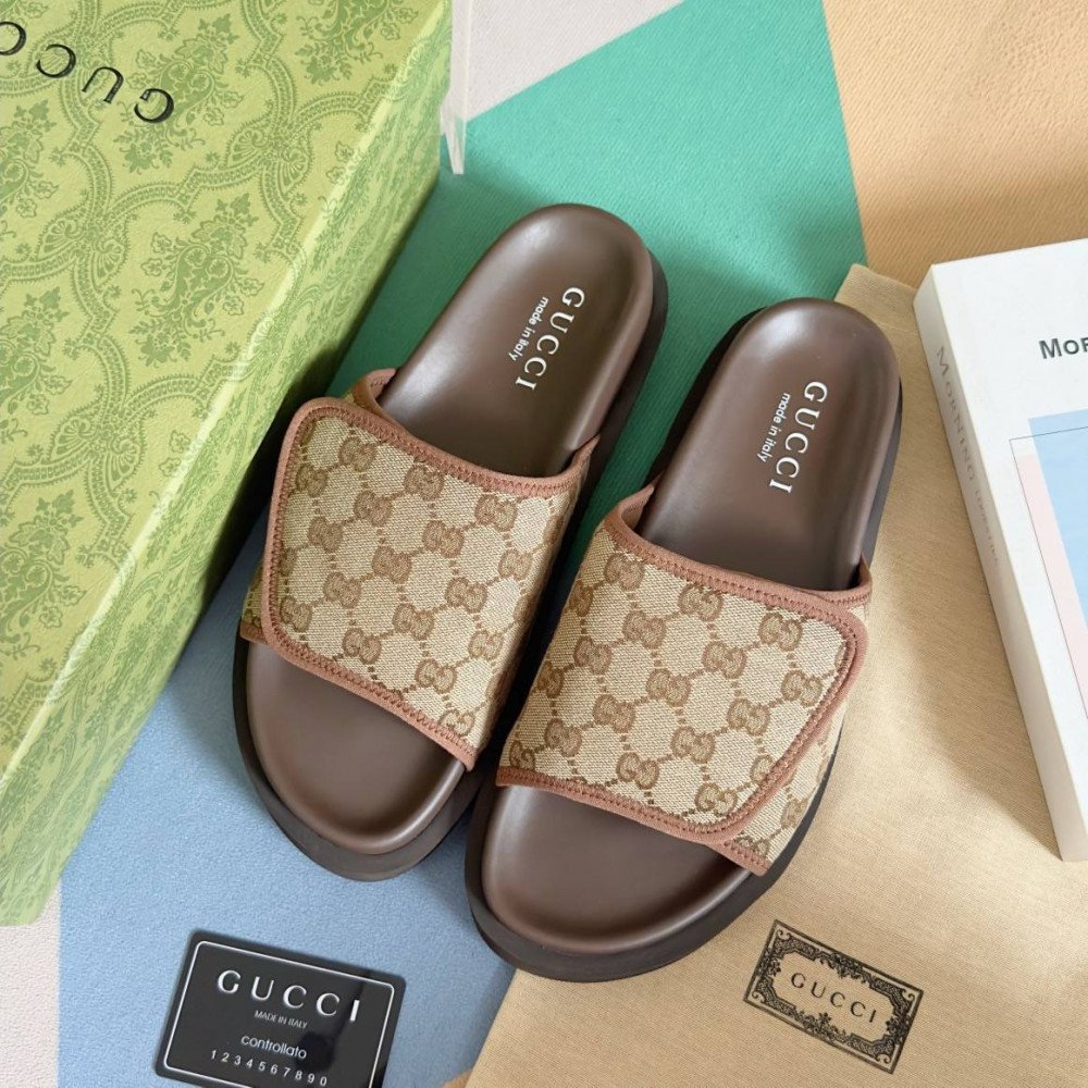Gucci Slippers-11