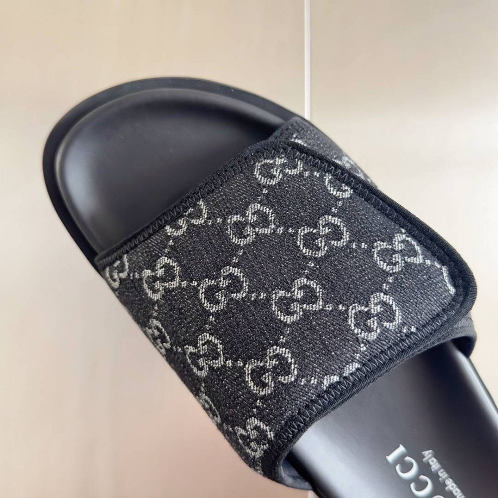 Gucci Slippers-12