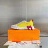 Bouncing Sneaker