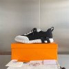Bouncing Sneaker