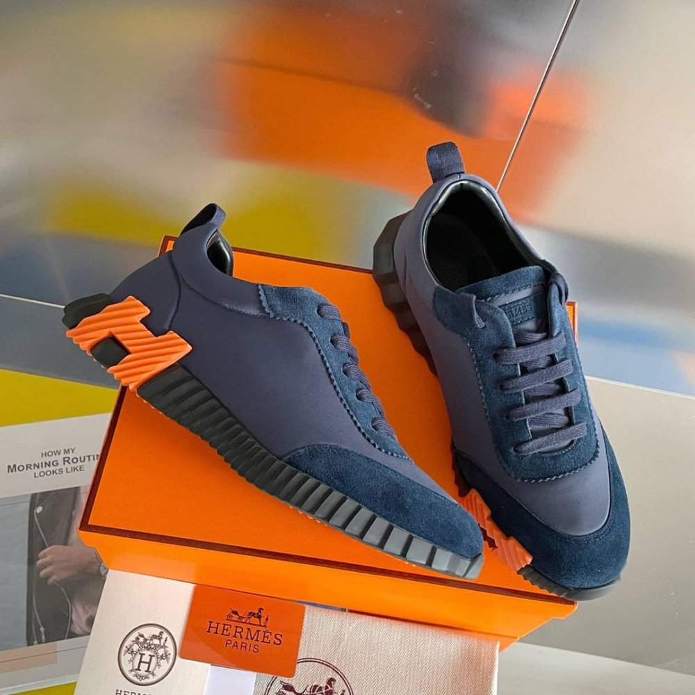 Bouncing Sneaker