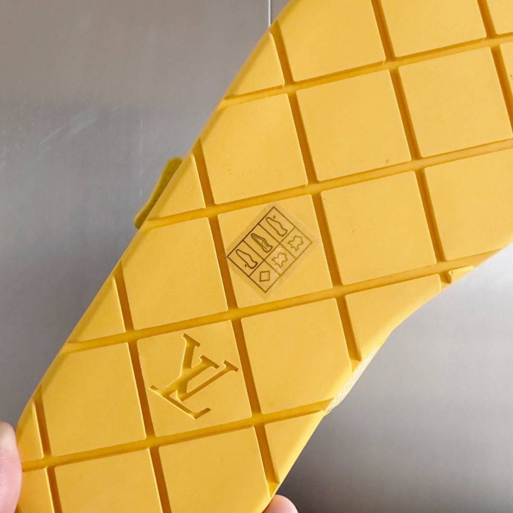 LV Venice Slipper-25