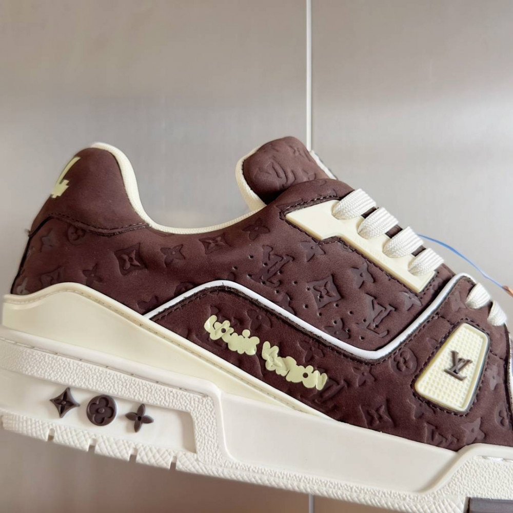 LV Trainer Sneaker Brown Print-055