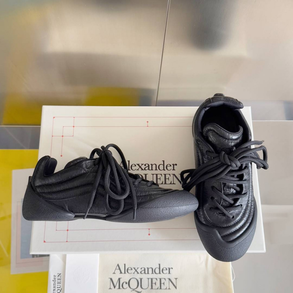 Alexander McQueen Flexion