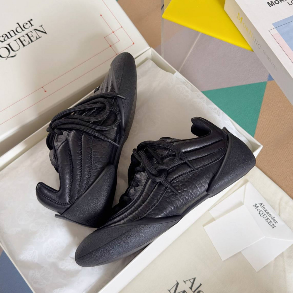 Alexander McQueen Flexion