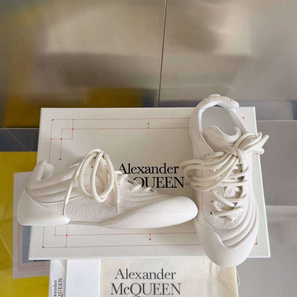 Alexander McQueen Flexion