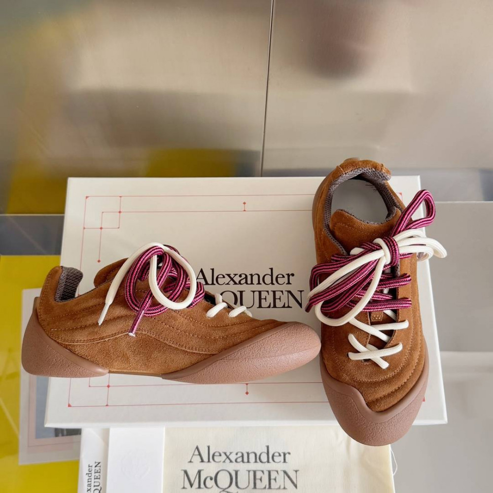Alexander McQueen Flexion