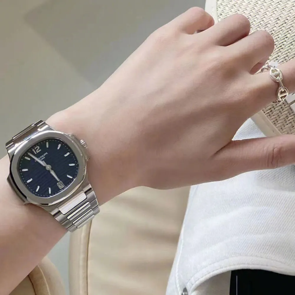 7118/1A-001 Patek Philippe- Nautilus-Women
