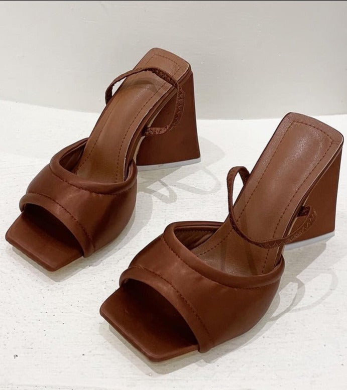 Instable Prism Heels