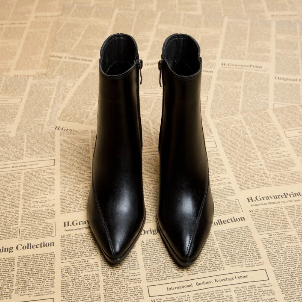 Outline Flow Boots
