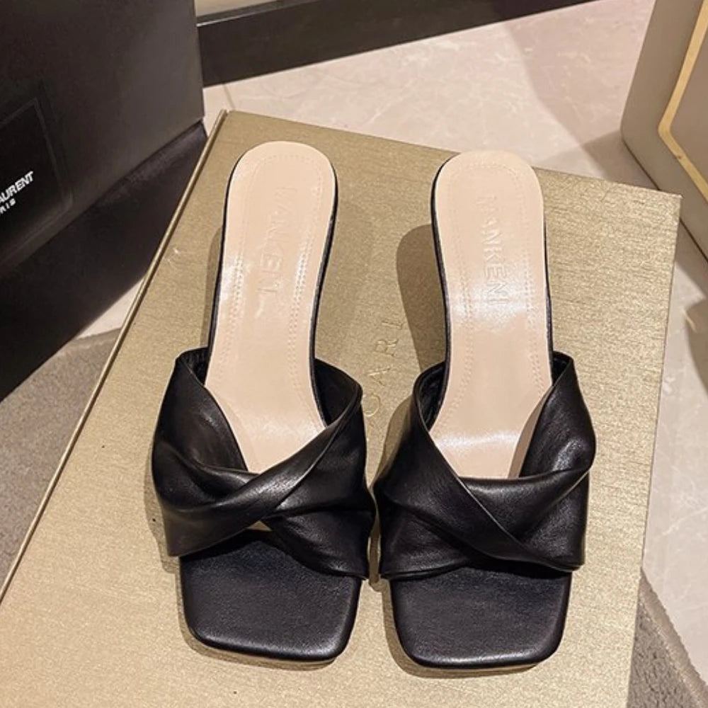 Deplaisante Noble Heels