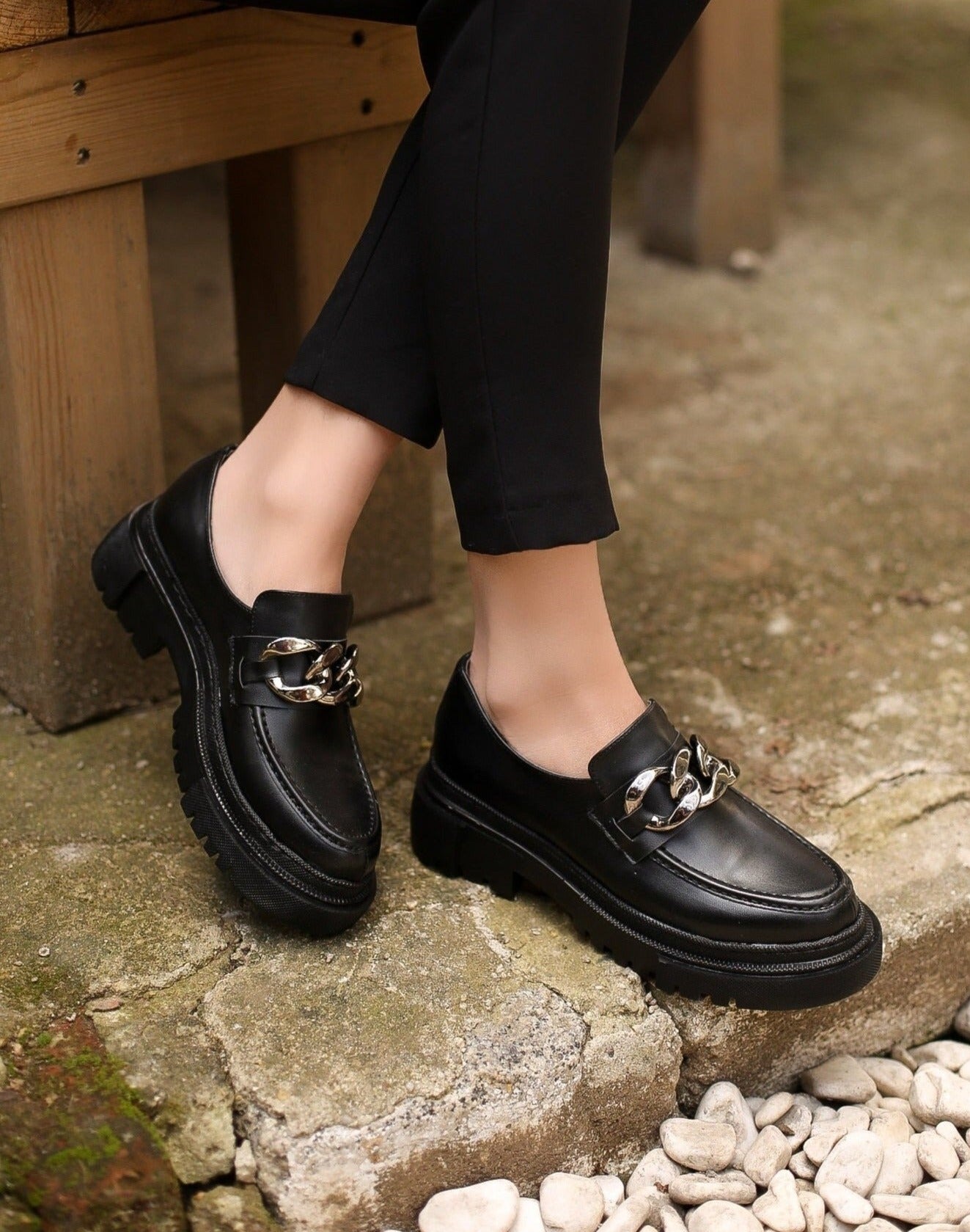 Muerte Collar Loafers
