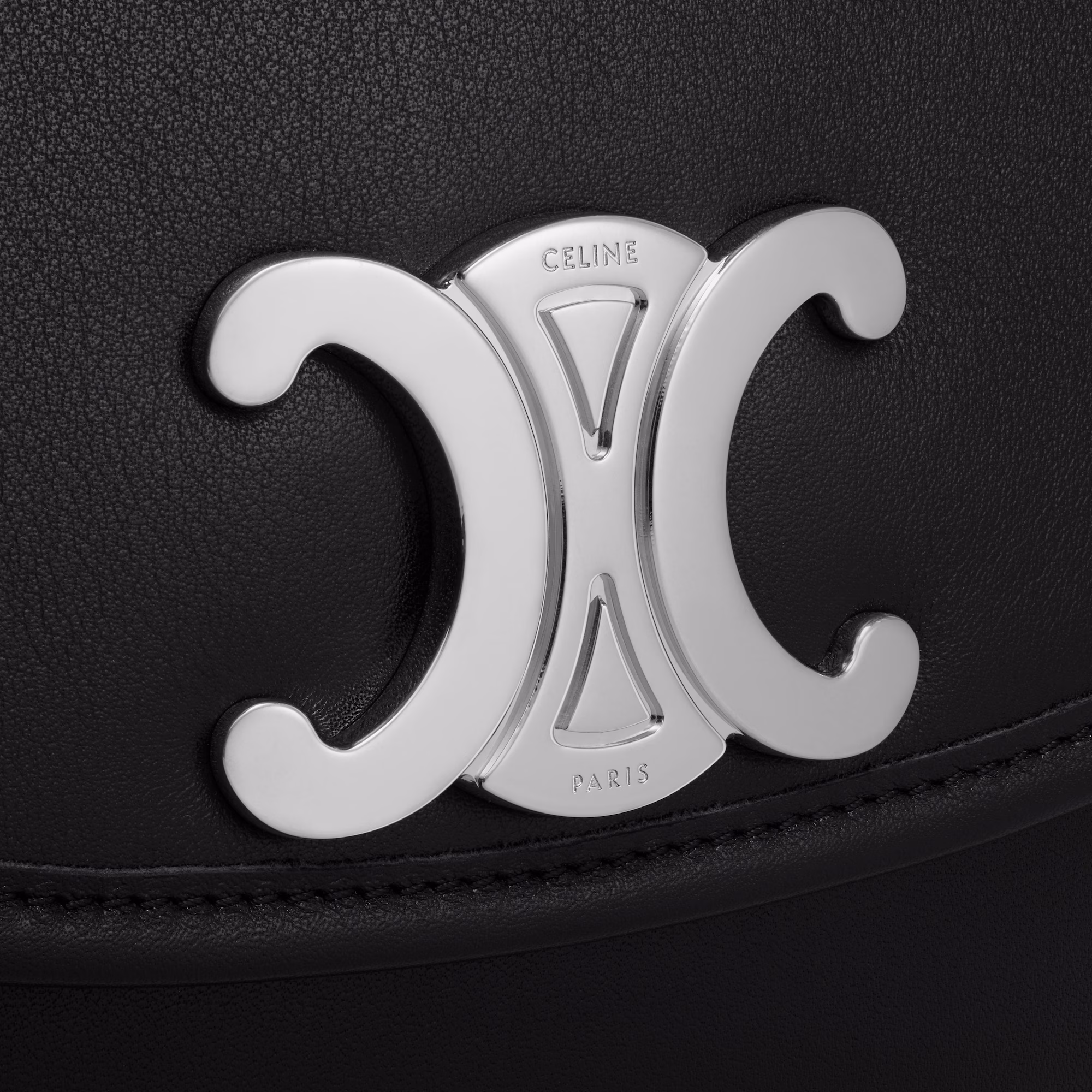 Medium Besace Triomphe In Supple Natural Calfskin